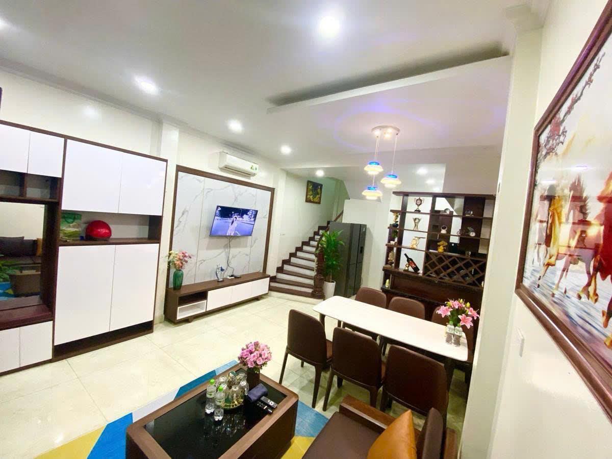 BÁN NHÀ TRƯỜNG CHINH 40m2 x 5 TẦNG - NHÀ MỚI ĐẸP - NGÕ RỘNG - FULL NỘI THẤT NHỈNH 9 TỶ - Ảnh 1