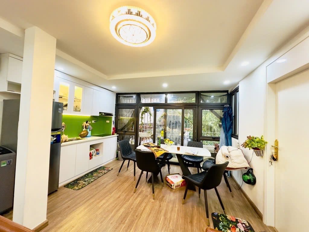 68m2, Tập thể Minh Khai, Hai Bà Trưng, Tầng 2, 2 ngủ, lô góc thoáng sáng, ô tô ngay chân cầu thang. - Ảnh 1