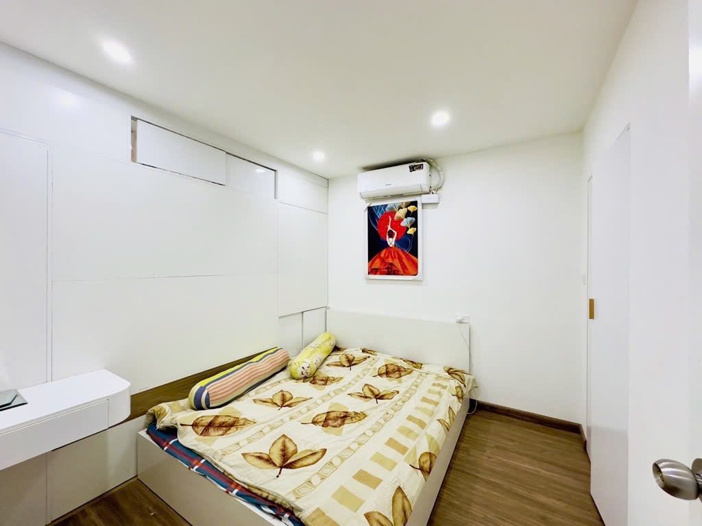 68m2, Tập thể Minh Khai, Hai Bà Trưng, Tầng 2, 2 ngủ, lô góc thoáng sáng, ô tô ngay chân cầu thang. - Ảnh 2