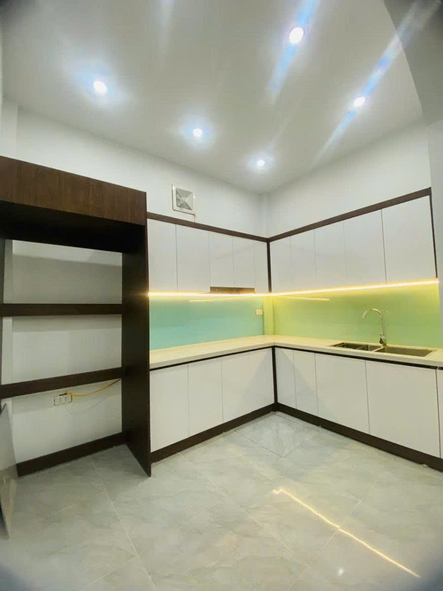 Bán nhà Đường Láng, Đống Đa, trung tâm, 4 tầng dân xây chắc chắn, ở ngay, 33m2, 7.4 tỷ - Ảnh 1