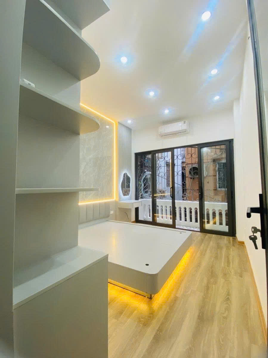 Bán nhà Đường Láng, Đống Đa, trung tâm, 4 tầng dân xây chắc chắn, ở ngay, 33m2, 7.4 tỷ - Ảnh 2