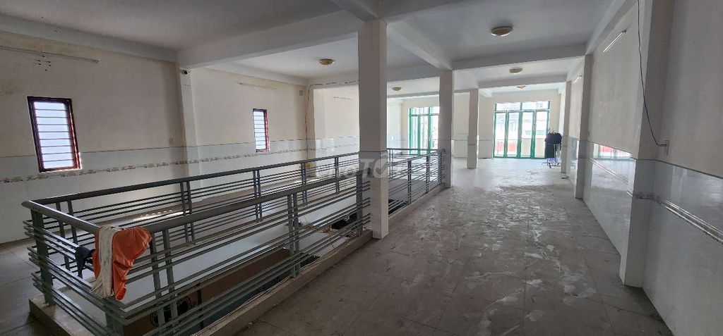 Cho thuê văn phòng và mặt bằng kinh doanh rộng 240m² - Ảnh 1