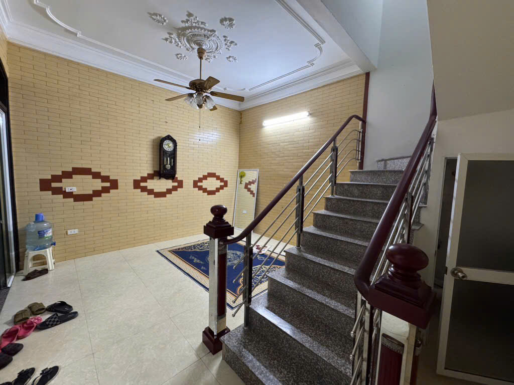 KHƯƠNG ĐÌNH GIẢM THÊM 200 TRIỆU. CHỦ CẦN BÁN GẤP, NHÀ GẦN PHỐ - NHÀ ĐẸP - 2 THOÁNG - 5 NGỦ - VỪA Ở - Ảnh 2