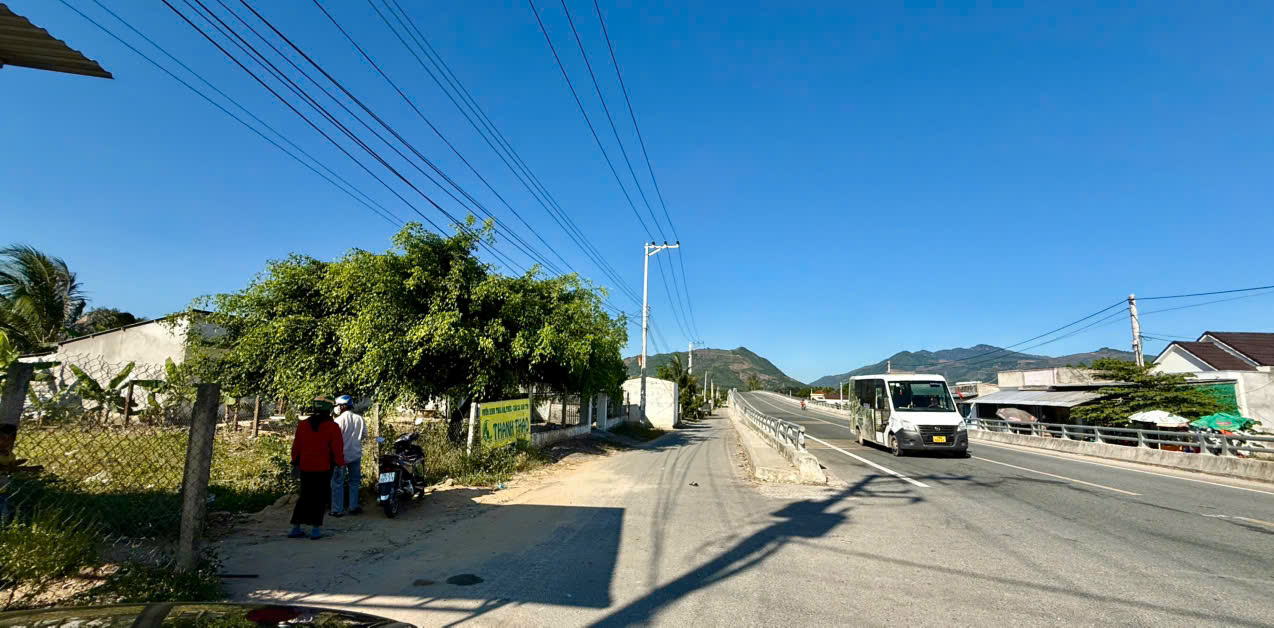 Bán lô đất 2 mặt tiền suối cát - cam lâm dt 286m2 Giá 1ty5 . lh Trần Yên Trinh - Ảnh chính