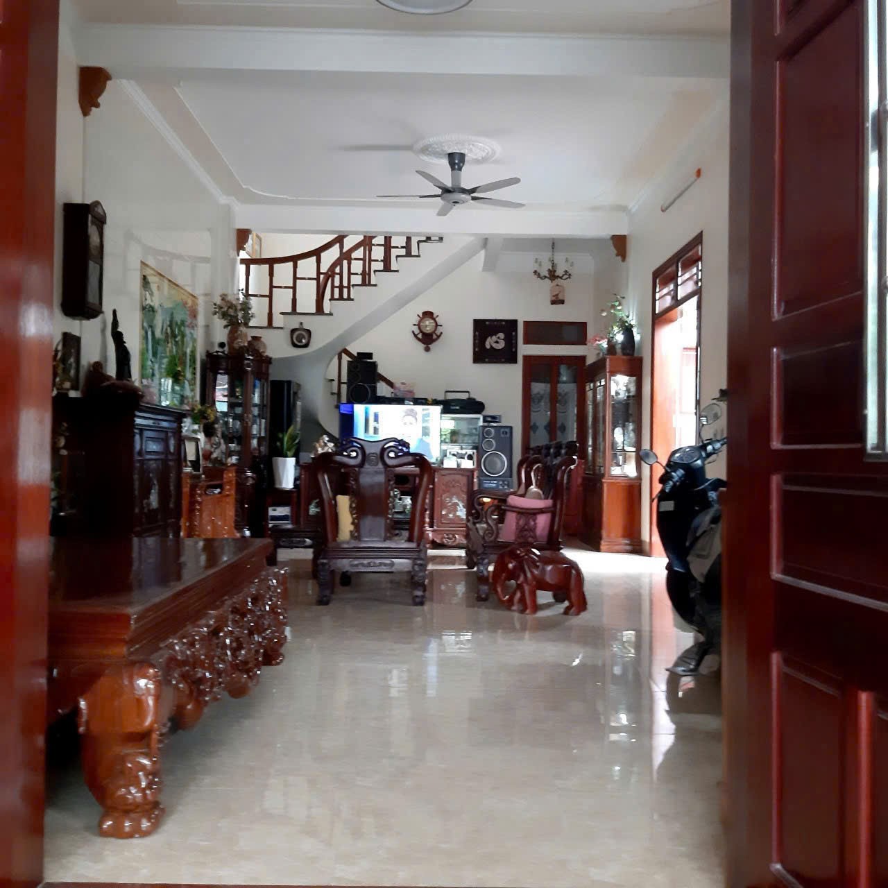 CHÍNH CHỦ CẦN BÁN GẤP CĂN GÓC 2 Mặt Tiền 2 TẦNG 1 TUM VŨ TRUNG, KIẾN XƯƠNG, THÁI BÌNH - Ảnh 3