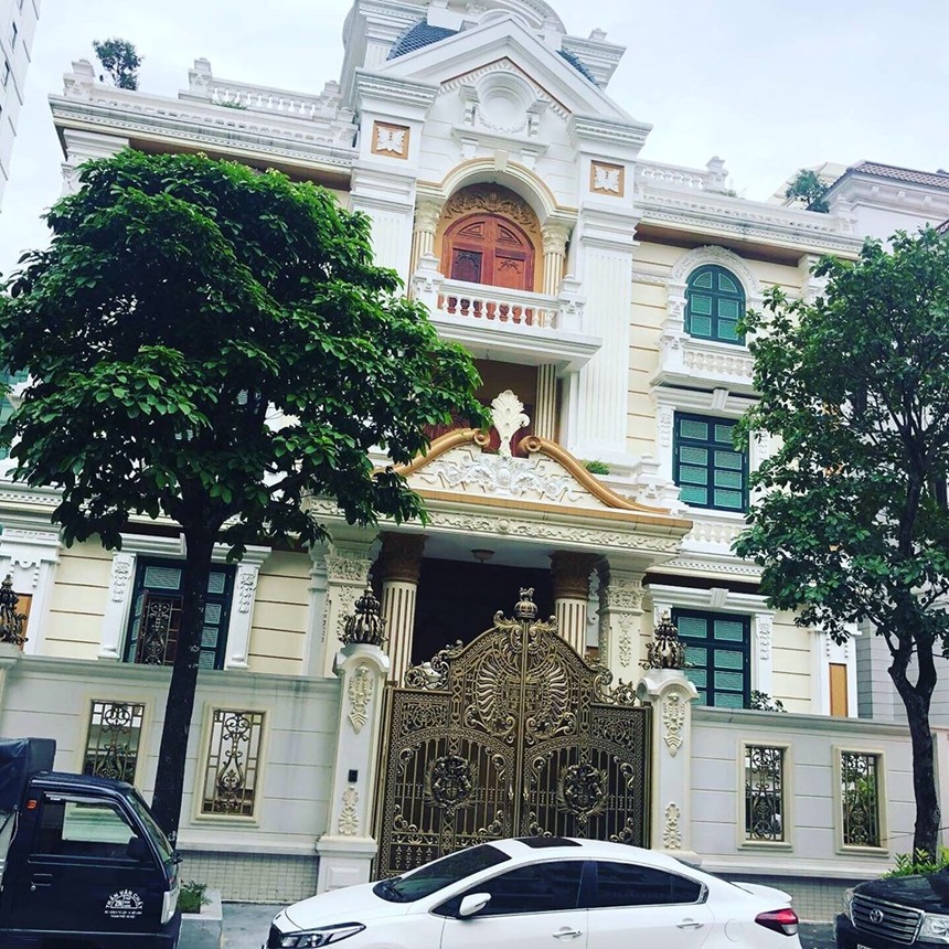 BIỆT THỰ KHU VIP CẦU GIẤY, LÔ GÓC VỈA HÈ  Ô TÔ TRÁNH, 186M2, 4 TẦNG, GIÁ ĐẦU TƯ 34 TỶ 500 - Ảnh chính