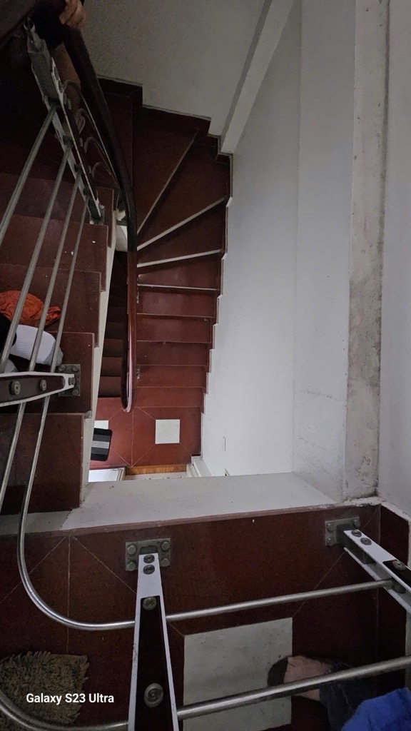 Trước nhà ngõ rộng 2m, thông tứ tung, đi đâu cũng tiện - Ảnh 2
