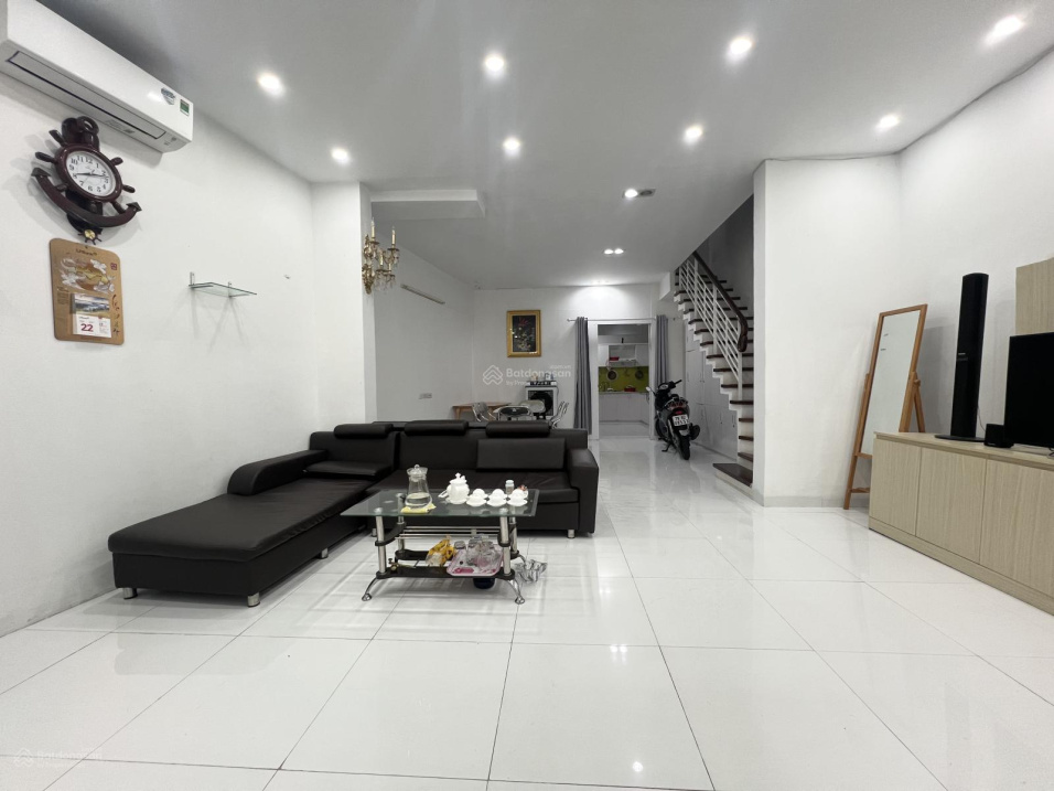 🏠 Giá tốt! Bán nhà 4 tầng trung tâm TP Nha Trang – hẻm thông, gần biển, sổ hồng hoàn công đầy đủ - Ảnh 1