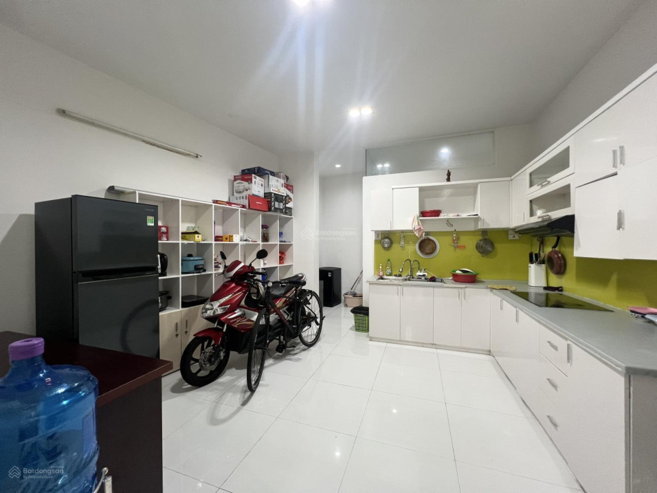 🏠 Giá tốt! Bán nhà 4 tầng trung tâm TP Nha Trang – hẻm thông, gần biển, sổ hồng hoàn công đầy đủ - Ảnh 3