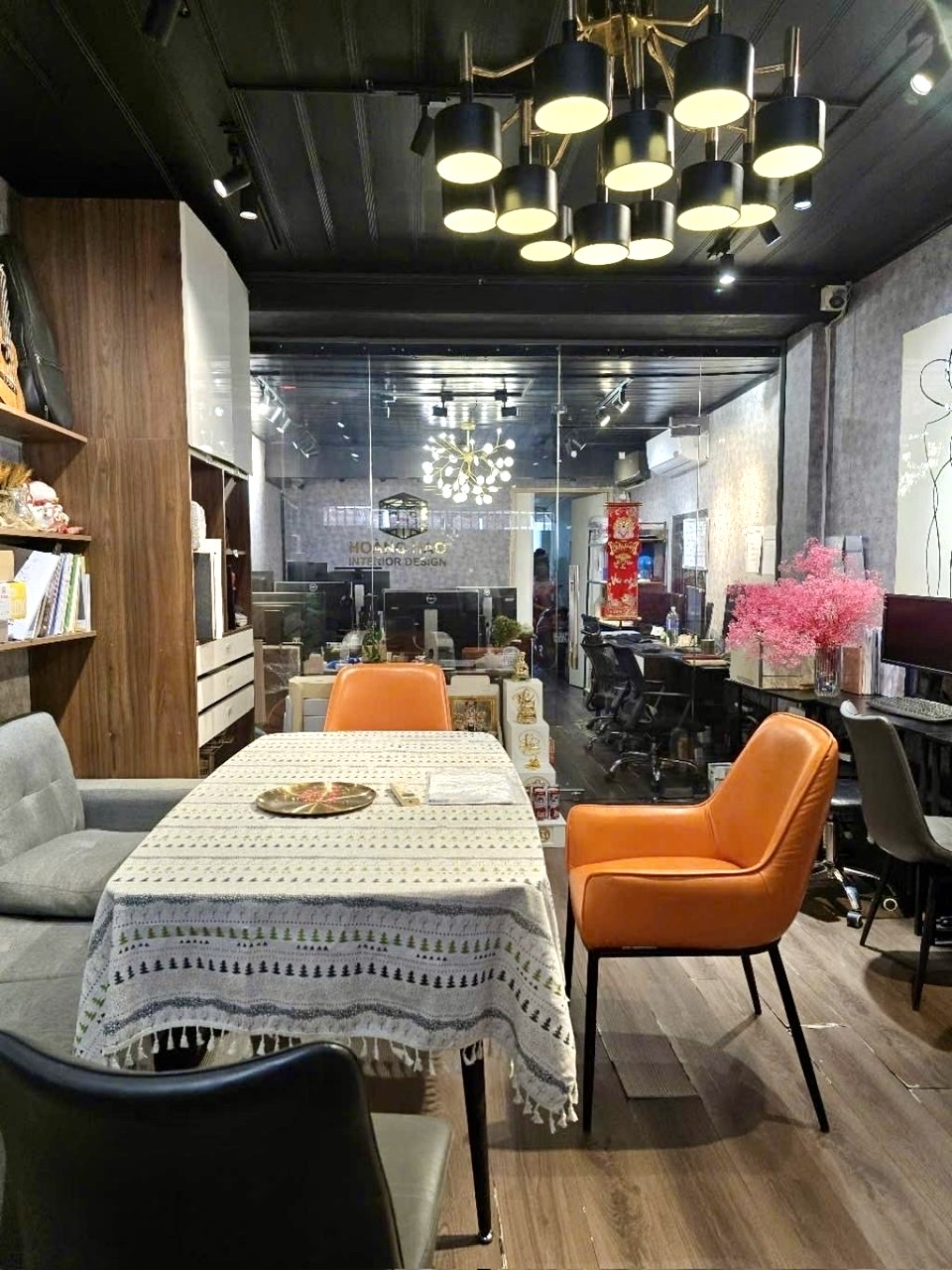 VỊ TRÍ ĐẸP NHÀ LẠI ĐẸP NGAY MẶT TIỀN ĐƯỜNG ĐOÀN VĂN BƠ- GẦN CHỢ TRƯỜNG HỌC. - Ảnh 3