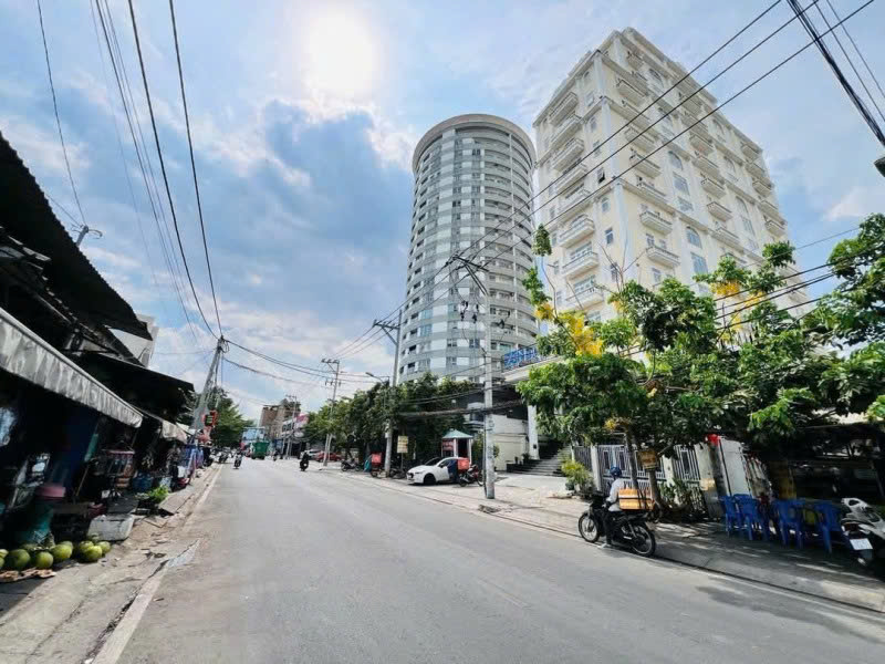 Bán nhà Mặt tiền Hoàng Quốc Việt - giao Huỳnh Tấn Phát, Q7, 13x50m, 3 Tầng cũ, 79 tỷ. - Ảnh chính
