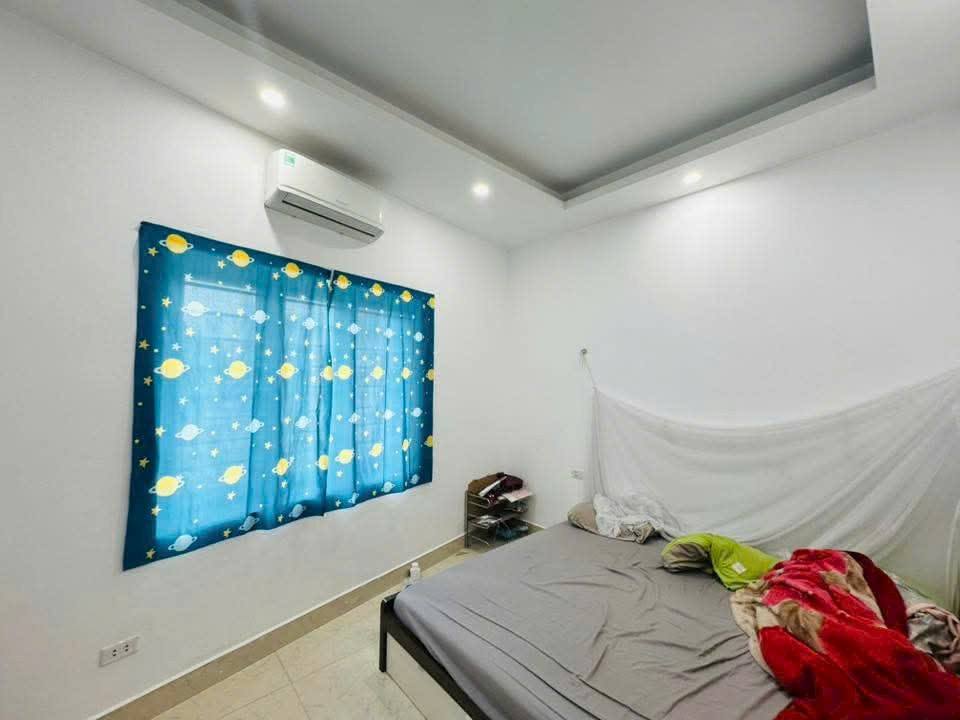 Chỉ 4 tỷ 2 có tl. Bán nhà Gia Quất 31m x 3T, ở luôn, gần oto tránh . duy nhất 1 căn trong phân - Ảnh 1