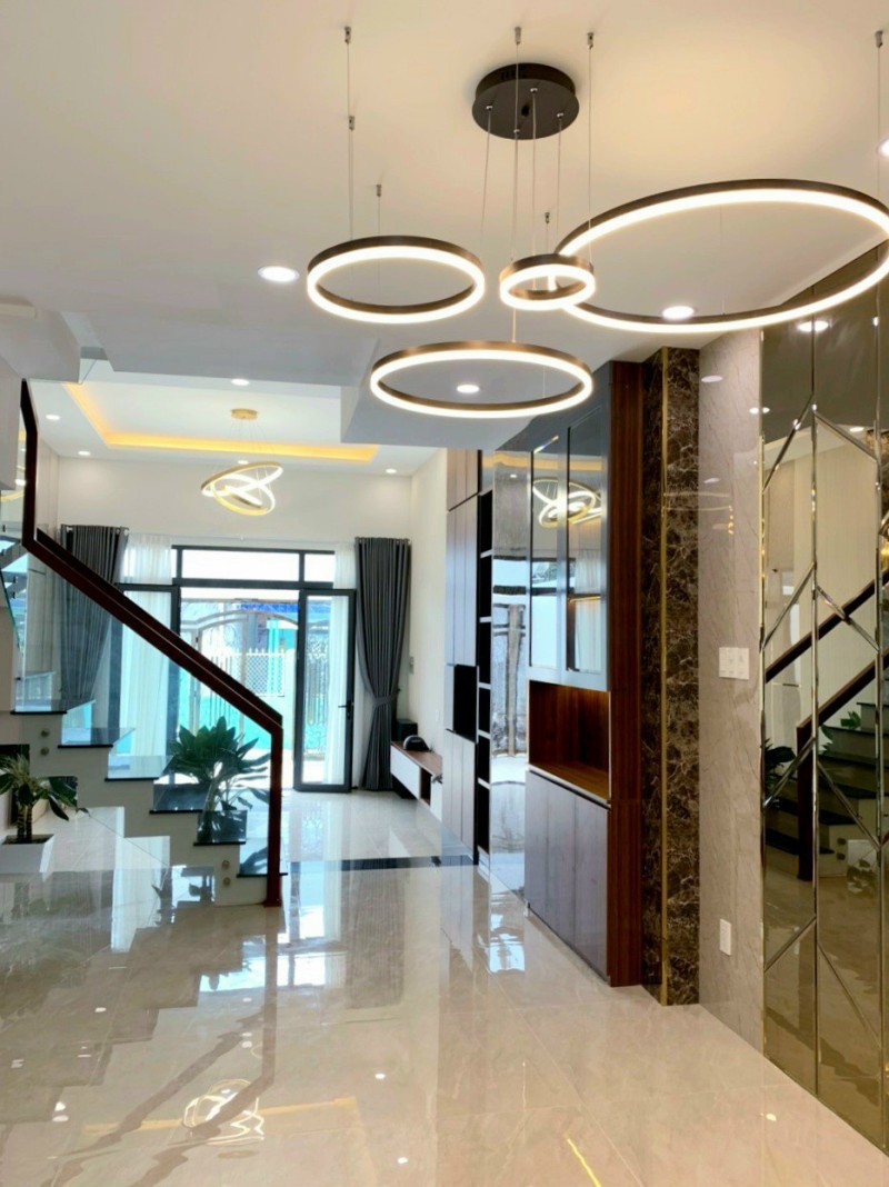Bán nhà 4 tầng, 82m², 4PN, 5WC, Q.2, 8.2 tỷ, sổ hồng - Ảnh chính