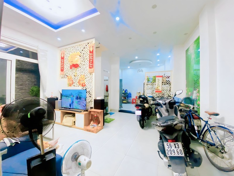 Bán nhà 70m2, 4PN, 4 tầng, Trường Thọ, Thủ Đức, 7.8 tỷ, sổ hồng - Ảnh chính