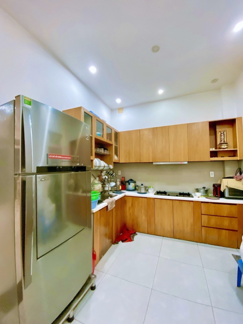 Bán nhà 70m2, 4PN, 4 tầng, Trường Thọ, Thủ Đức, 7.8 tỷ, sổ hồng - Ảnh 1