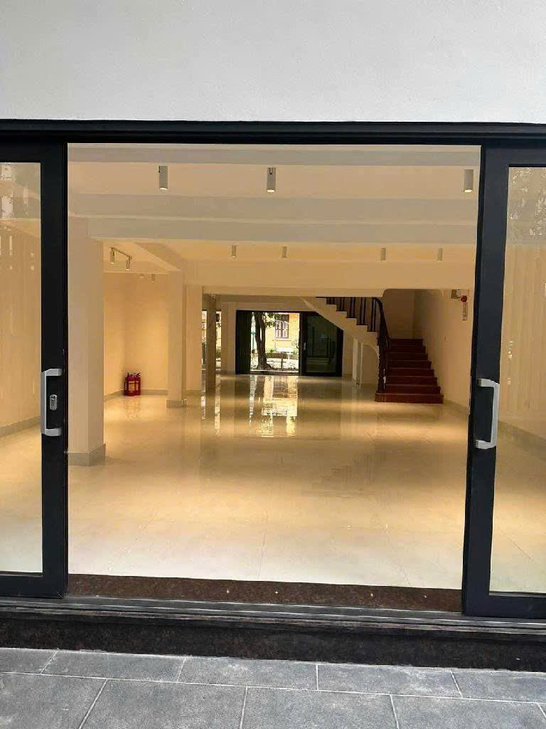 SIÊU VIP KHU TRUNG HÒA, Ô TÔ TRÁNH, 6T THANG MÁY,<br>KINH DOANH ĐỈNH GIÁ 70 TỶ. - Ảnh 2