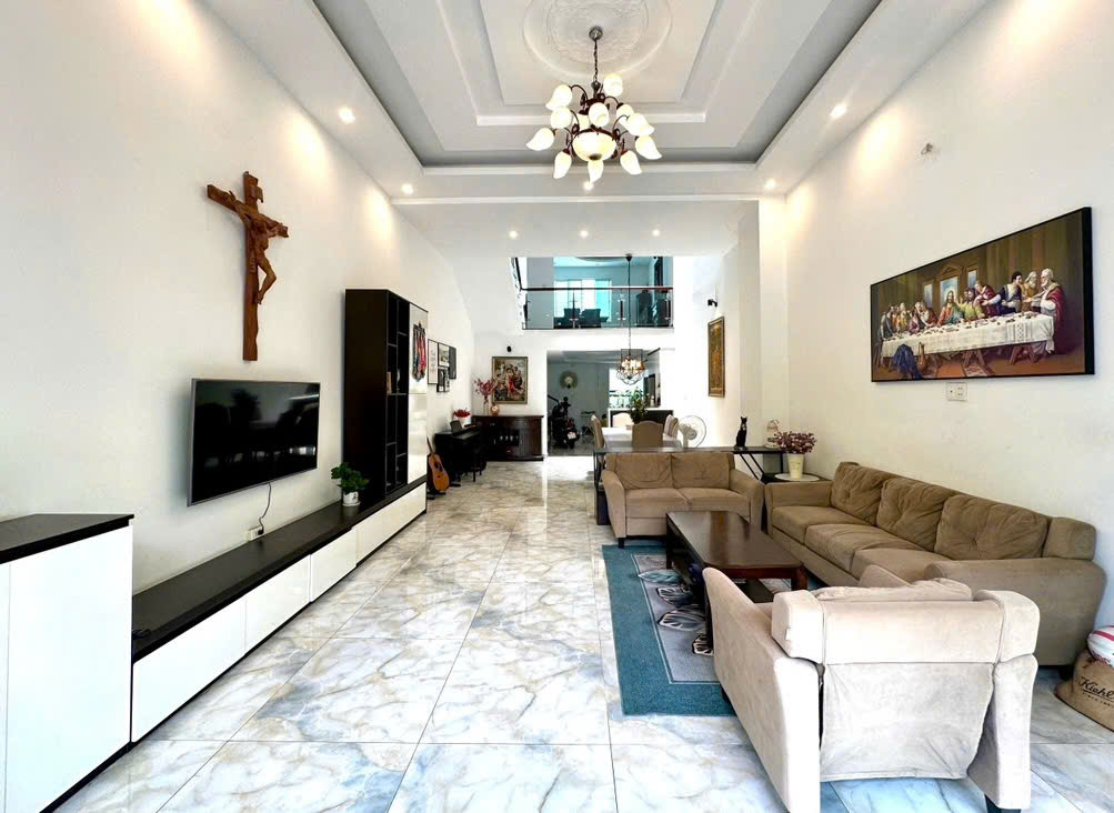 BÁN NHÀ 4 TẦNG MẶT TIỀN PHẠM HÙNG, QUẬN 8 – NHÀ ĐẸP 5x20M – XE HƠI VÀO NHÀ – GIÁ CHỈ 12 TỶ - Ảnh chính