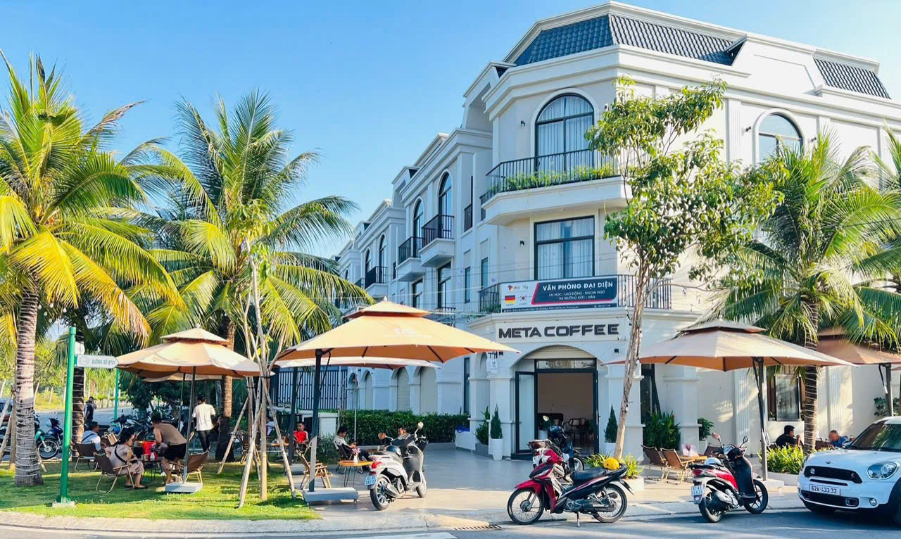 LAVILLA BÀN GIAO SỔ HỒNG CHO KHÁCH HÀNG - Ảnh chính