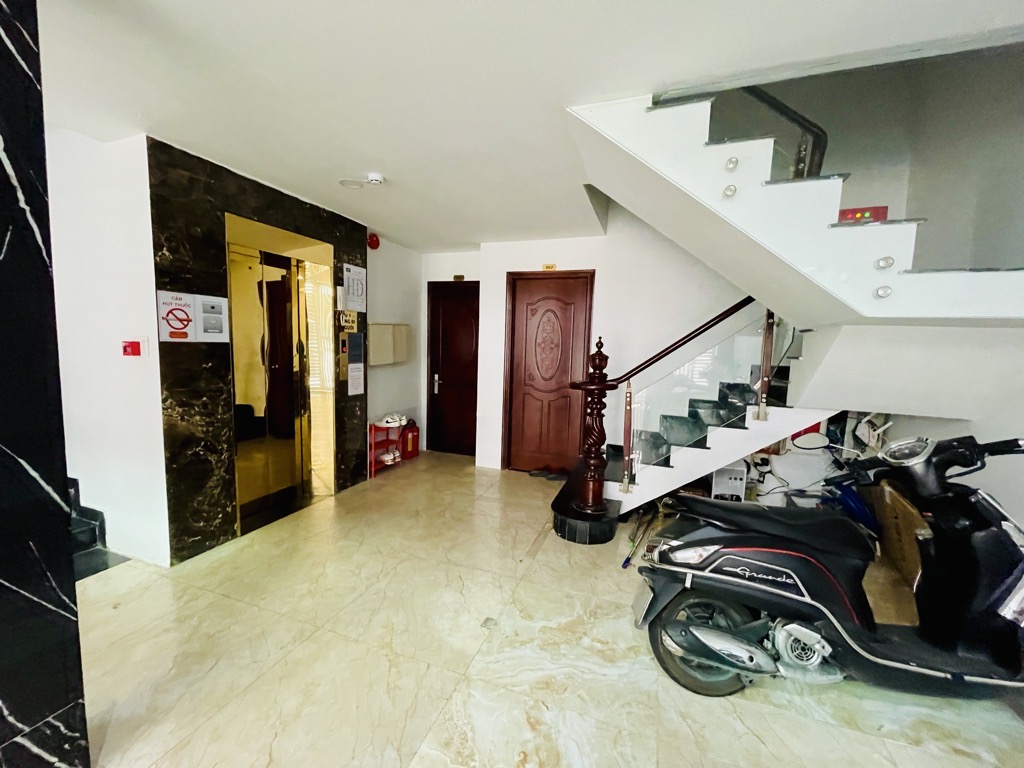 Ngay cầu Nguyễn Tri Phương, nhà 6 tầng ngang 4,5m chỉ 13 tỷ nhỉnh - Ảnh 1