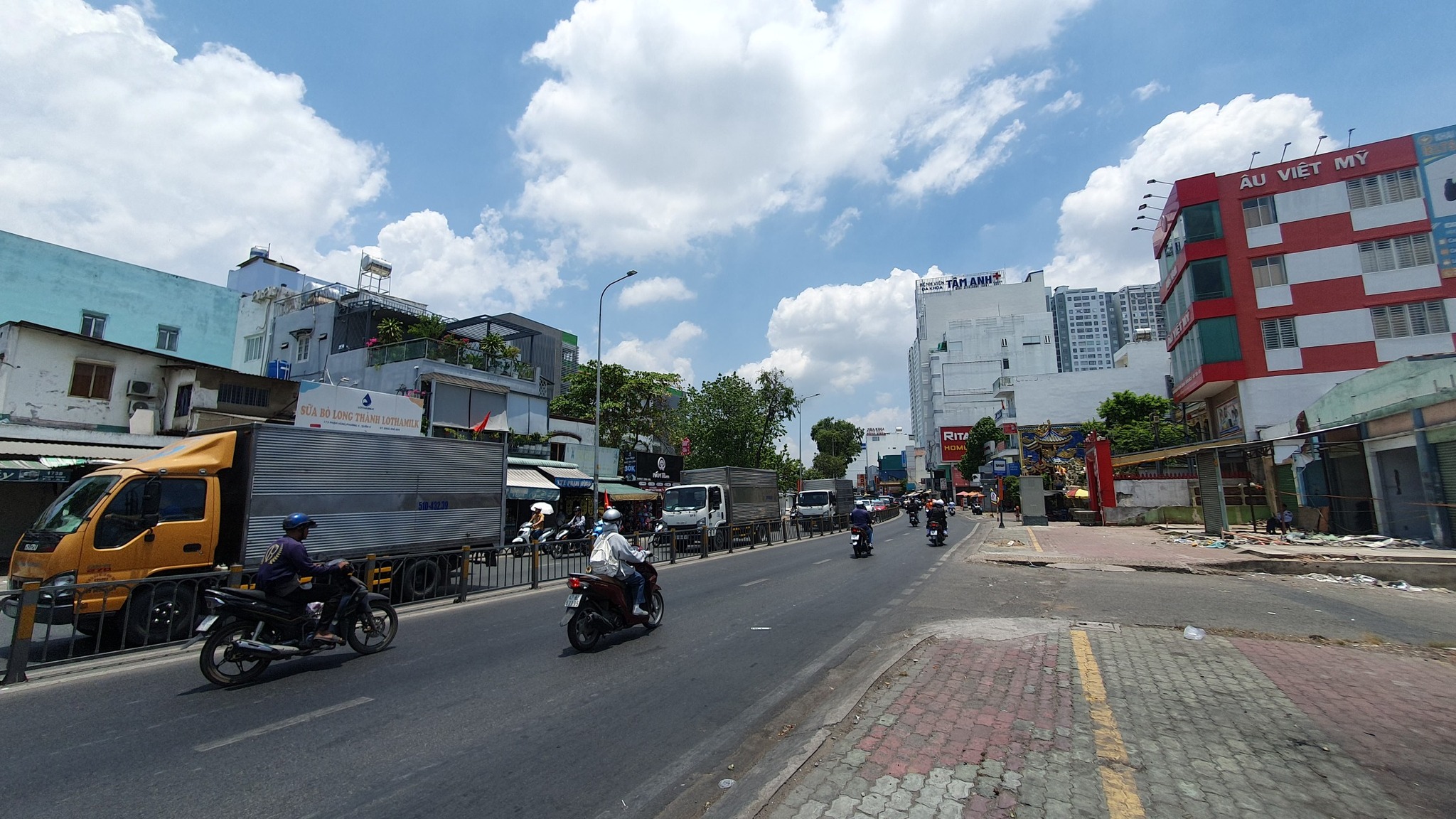 Ngay cầu Nguyễn Tri Phương, nhà 6 tầng ngang 4,5m chỉ 13 tỷ nhỉnh - Ảnh chính