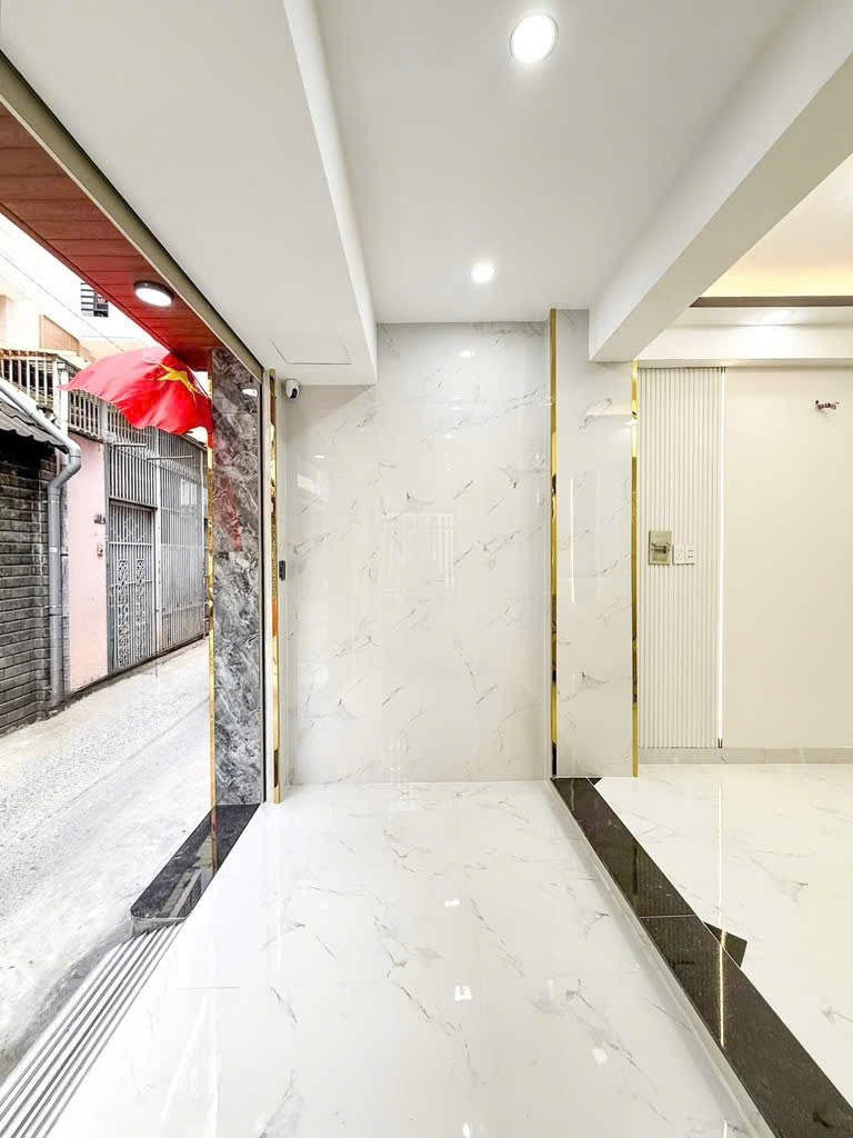 MỚI ĐẸP CHÍNH CHỦ - HOÀN CÔNG ĐỦ - DT 39M2 ,4TẦNG ĐÚC VỚI 5PN ,4WC - HUỲNH VĂN BÁNH - LÊ VĂN SỸ - Ảnh 3