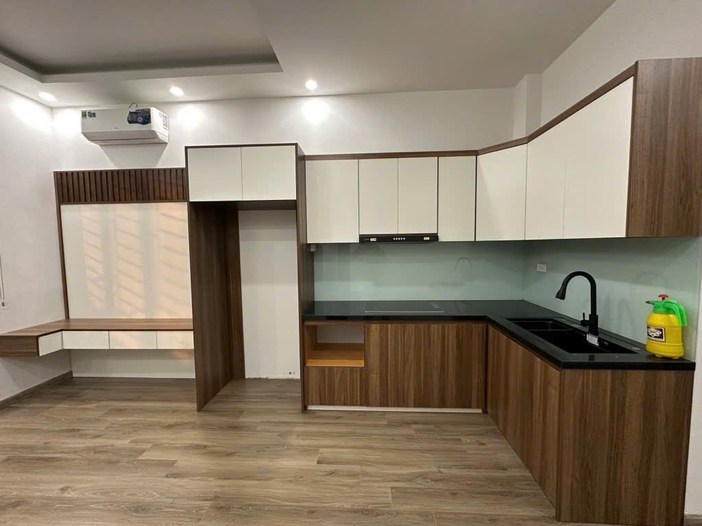 NHÀ ĐỨC GIANG, LONG BIÊN, VÀI BƯỚC RA Ô TÔ TRÁNH, DIỆN TÍCH RỘNG, NỞ HẬU 70M x 4T NHỈNH 6 TỶ - Ảnh 1
