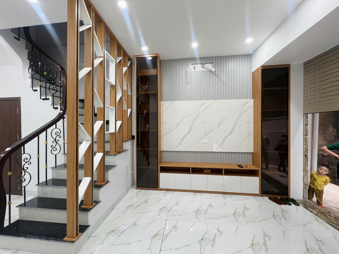 MINH KHAI - CĂN GÓC 2 MẶT THOÁNG –5 TẦNG MỚI – 6 NGỦ – GẦN Ô TÔ TRÁNH - Ảnh 1