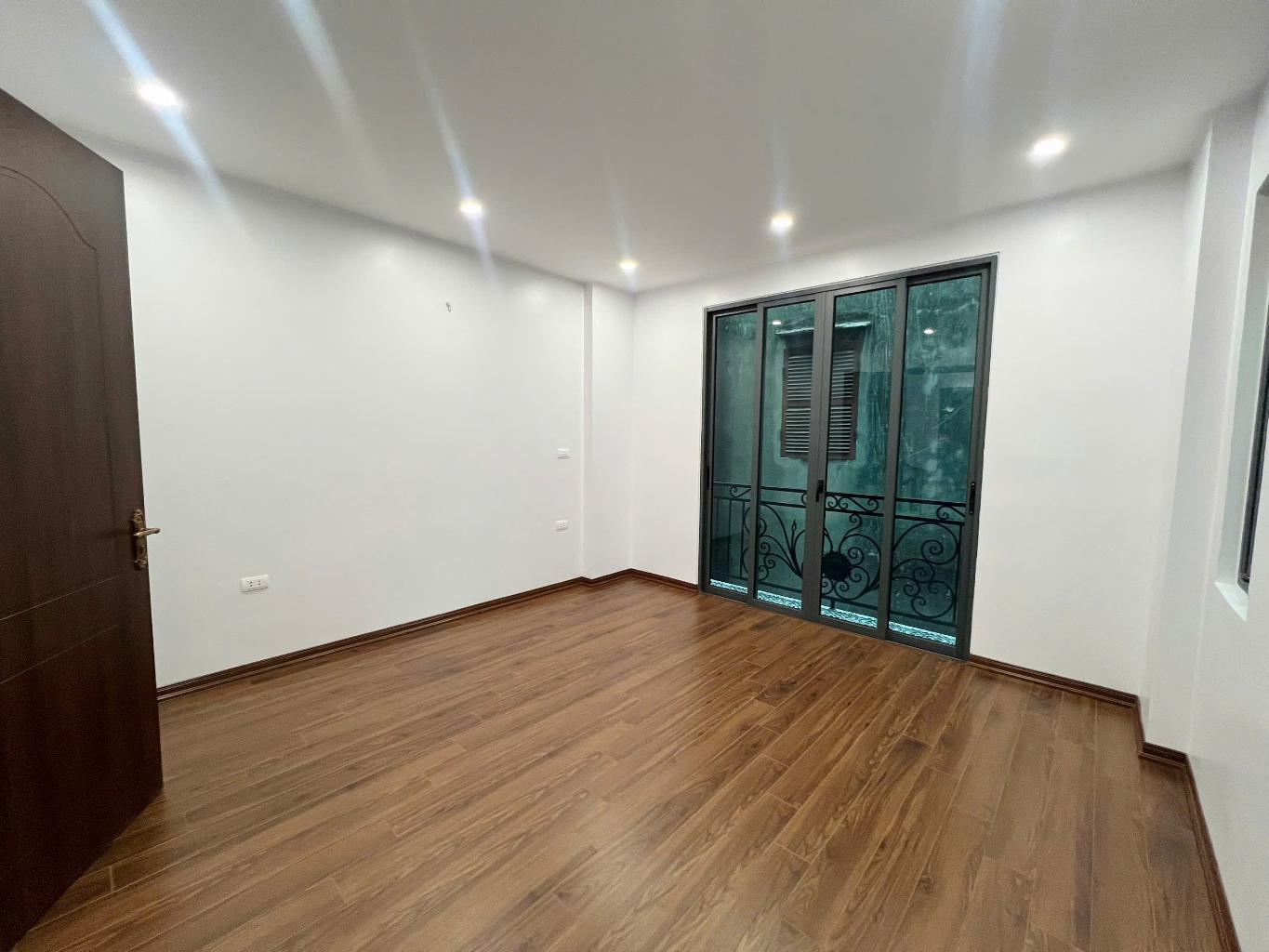 MINH KHAI - CĂN GÓC 2 MẶT THOÁNG –5 TẦNG MỚI – 6 NGỦ – GẦN Ô TÔ TRÁNH - Ảnh 2