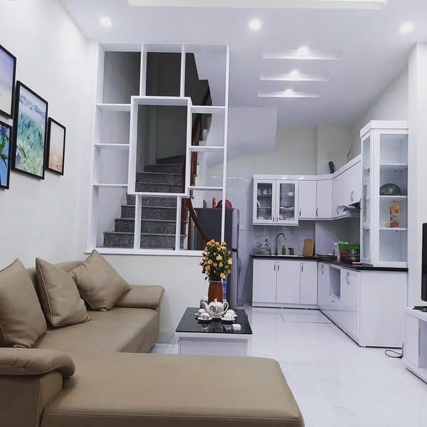 Bán nhà 5 tầng, ngõ 235 Phạm Văn Đồng, cách mặt phố 50m, gần công viên Hòa Bình 6.XX Tỉ - Ảnh 1
