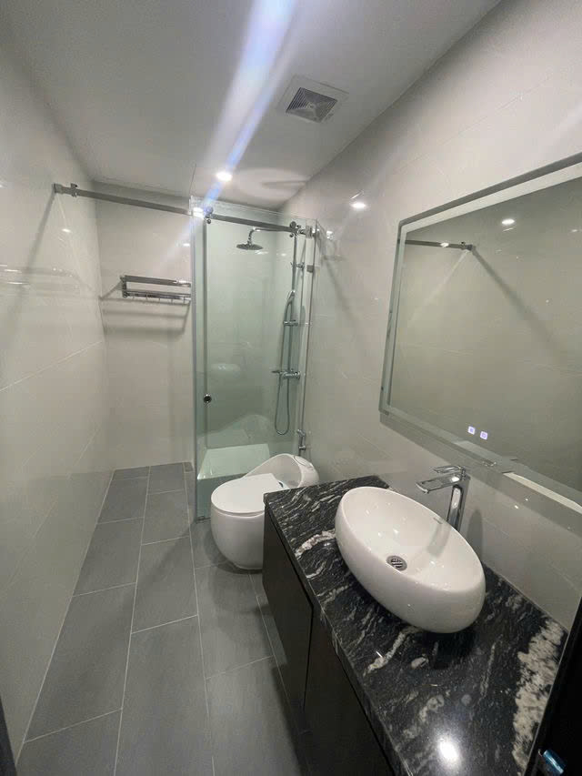NHÀ MỚI KÍNH KOONG FULL NỘI THẤT Bồ Đề-Long Biên 50m2 X 6 tầng,MT 4.5m, 10.9 tỷ. - Ảnh 4