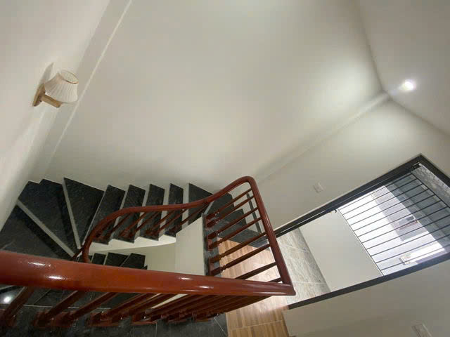 NHÀ MỚI GARA Ô TÔ 7 CHỖ  Bát Khối-Long Biên 30m2 X 6 tầng,mặt tiền 6m, 8.5 tỷ. - Ảnh 3