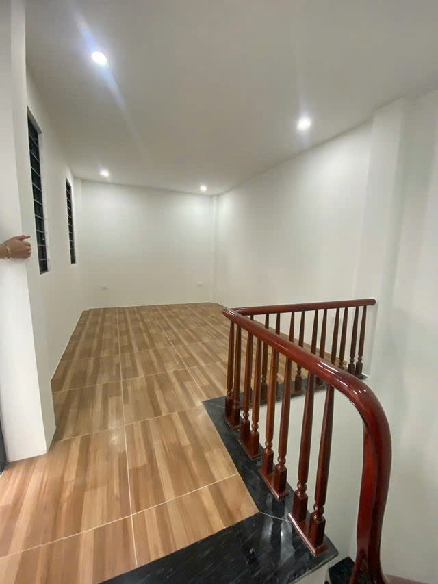 NHÀ MỚI GARA Ô TÔ 7 CHỖ  Bát Khối-Long Biên 30m2 X 6 tầng,mặt tiền 6m, 8.5 tỷ. - Ảnh 4