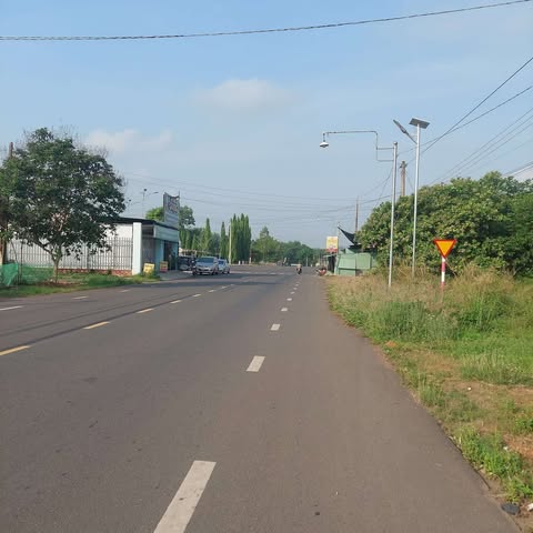 Cần bán 2 lô đất liền kề nhau ngay khu chợ dân sinh thuận tiện kinh doanh buôn bán - Ảnh 2