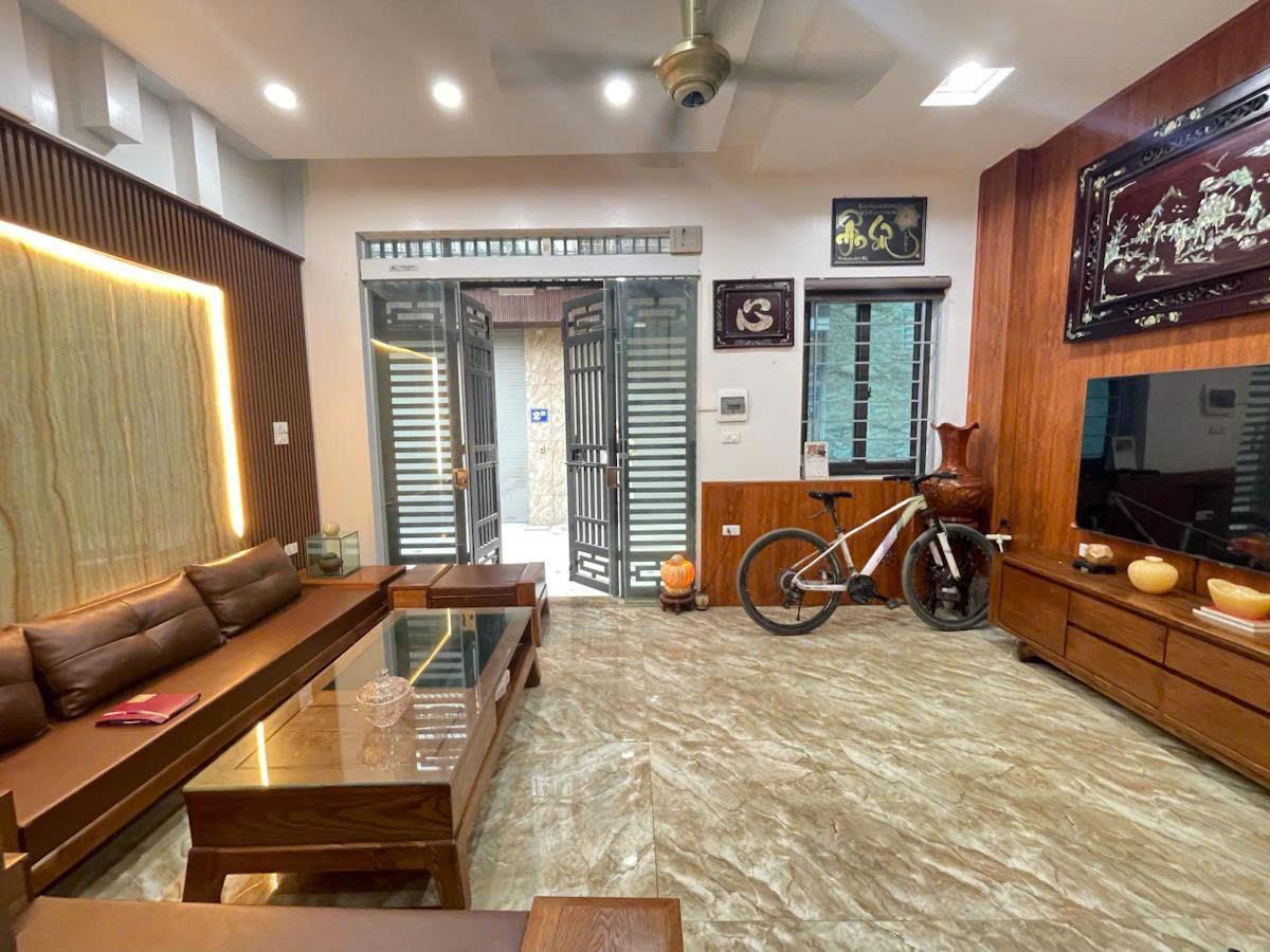 BÁN NHÀ HOÀNG ĐẠO THÀNH 35m x 6 TẦNG GIÁ CHỈ 11 TỶ - Ô TÔ ĐỖ CỬA - KINH DOANH ĐỈNH - Ảnh 1