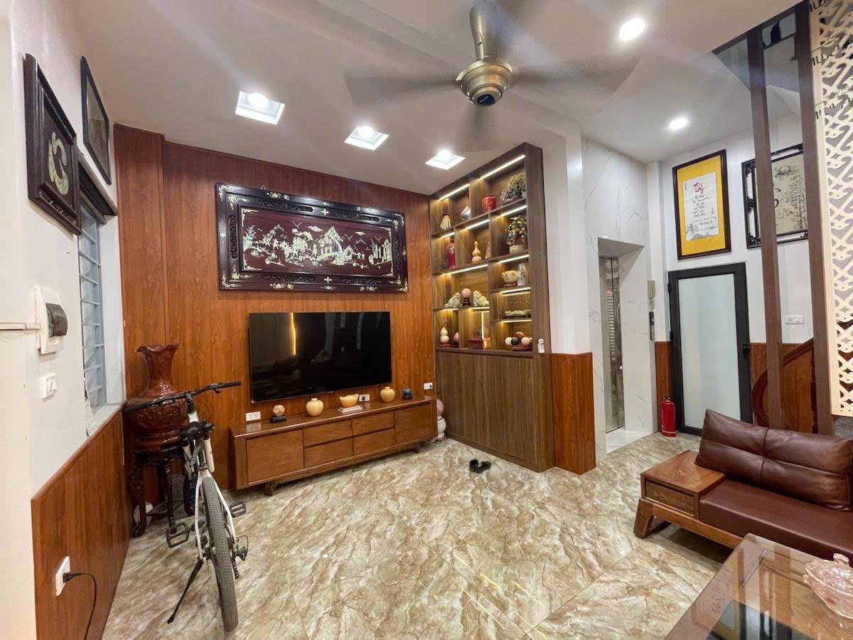 BÁN NHÀ HOÀNG ĐẠO THÀNH 35m x 6 TẦNG GIÁ CHỈ 11 TỶ - Ô TÔ ĐỖ CỬA - KINH DOANH ĐỈNH - Ảnh 2