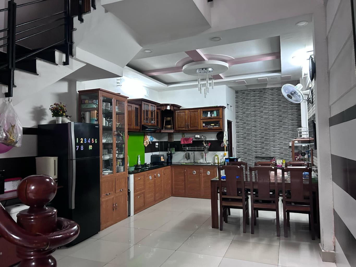 HẺM 8M XE TẢI TRÁNH - 4 TẦNG - 4M x 18M - NỘI THẤT ĐẸP - GẦN SIÊU THỊ EMART - CHỢ THẠCH ĐÀ - Ảnh 2