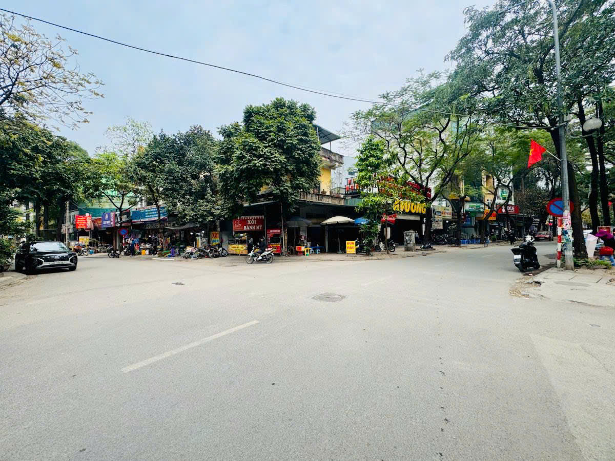 ĐẤT KIM CƯƠNG LÔ GÓC DT 656,6M2 PHỐ DUY TÂN, ĐƯỜNG 3 Ô TÔ TRÁNH, GIÁP RANH CẦU GIẤY - NAM TỪ LIÊM - Ảnh 1