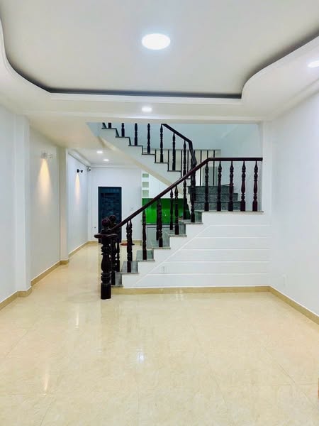 Nhà đẹp Quận 3, đi bộ ra Nam Kỳ Khởi Nghĩa xem Diễu Binh 30/4 ạ - Ảnh chính