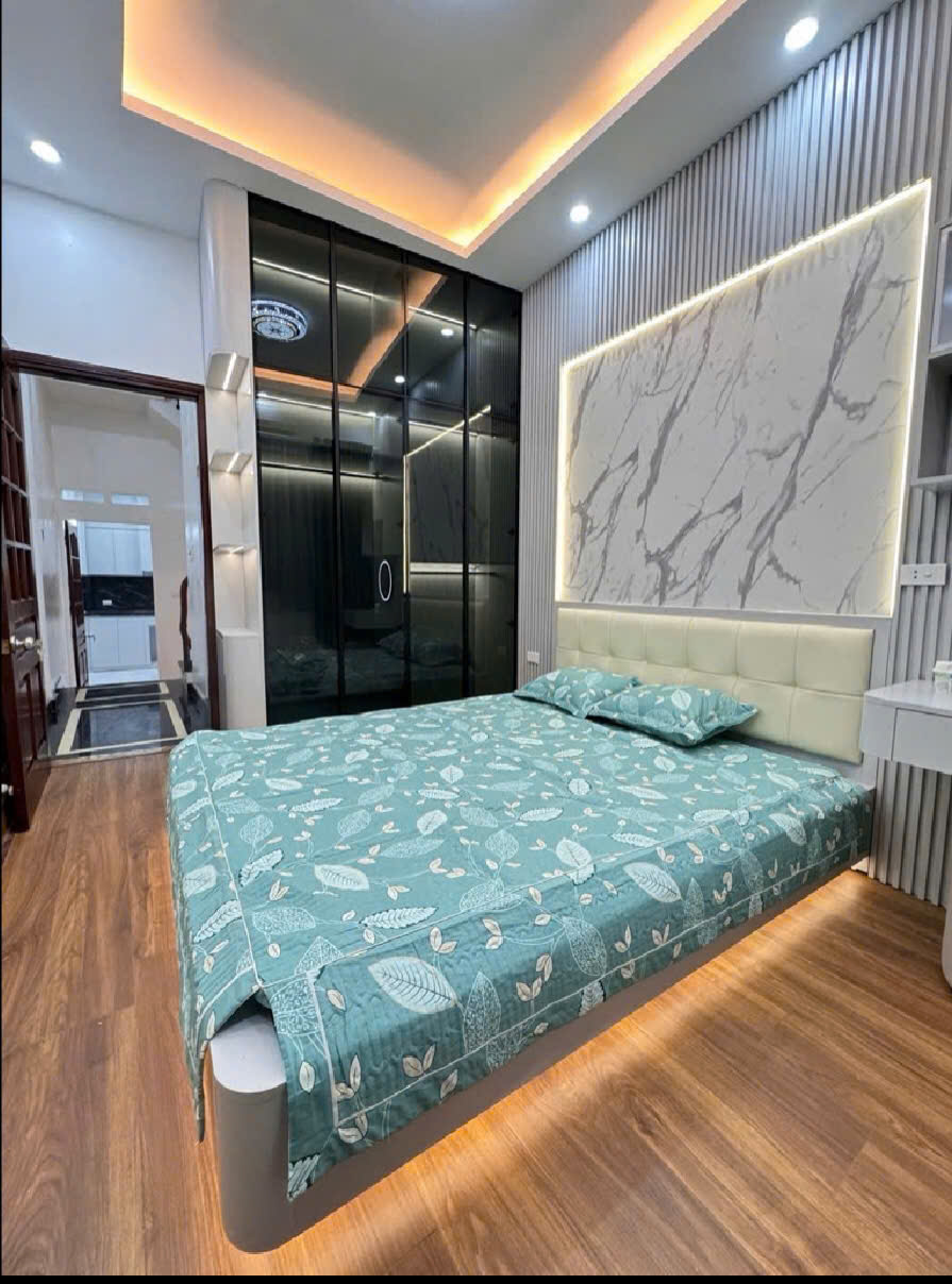 NHÀ ĐẸP PHỐ TÔN ĐỨC THẮNG-TRUNG TÂM ĐỐNG ĐA-CÁCH PHỐ 30M-NGÕ THÔNG -TẶNG NỘI THẤT XỊN - Ảnh 2
