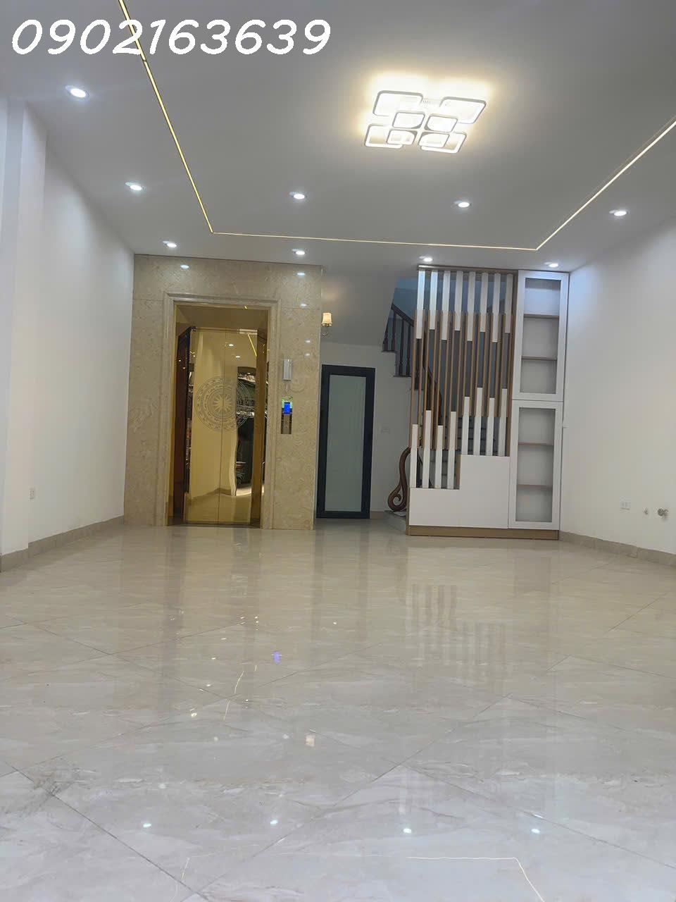 Bán nhà Trại Cá - Hai Bà Trưng, 45m2, nhà đẹp, thang máy giá cực sốc 11,9 tỷ - Ảnh 1