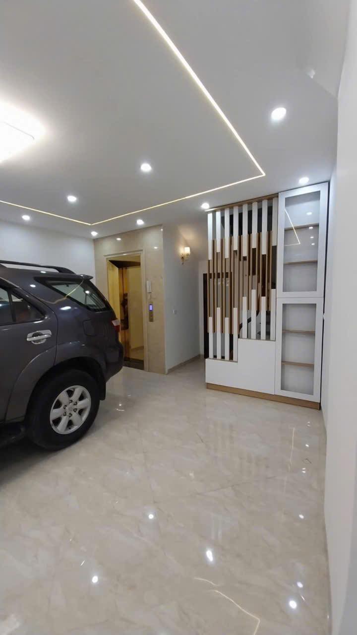 Bán nhà Trại Cá - Hai Bà Trưng, 45m2, nhà đẹp, thang máy giá cực sốc 11,9 tỷ - Ảnh chính