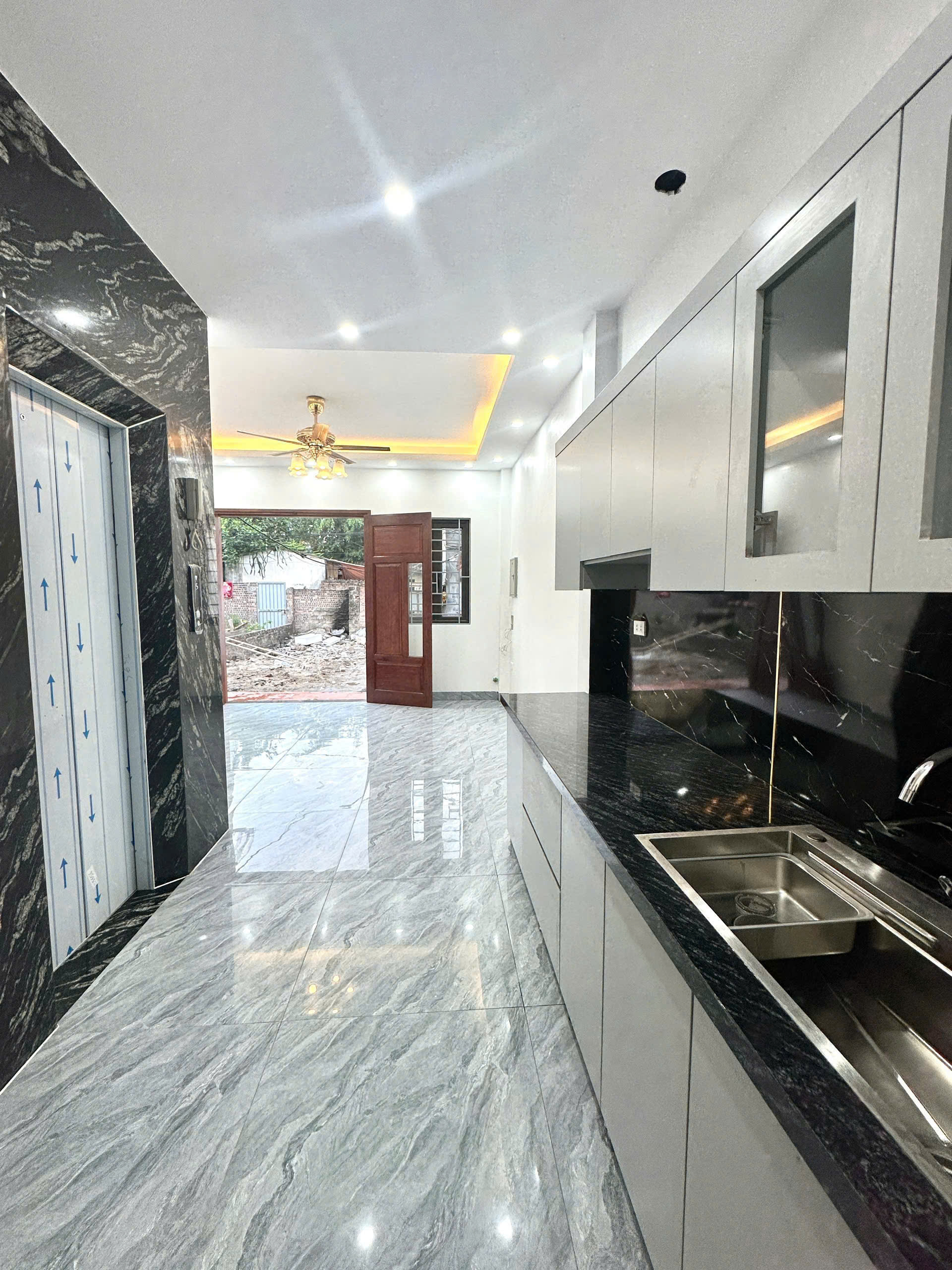Chính chủ bán nhà ở An Dương Vương, xây mới 100%, có thang máy - Ảnh 2