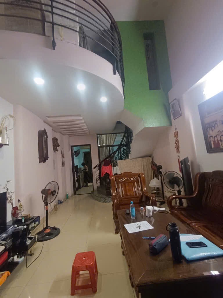 Chính Chủ - Đã Hoàn Công - Ngang 4M - DT 45M2 , 5 Tầng Đúc Với  5PN,3WC -  Lê Văn Sỹ - PN - Ảnh chính