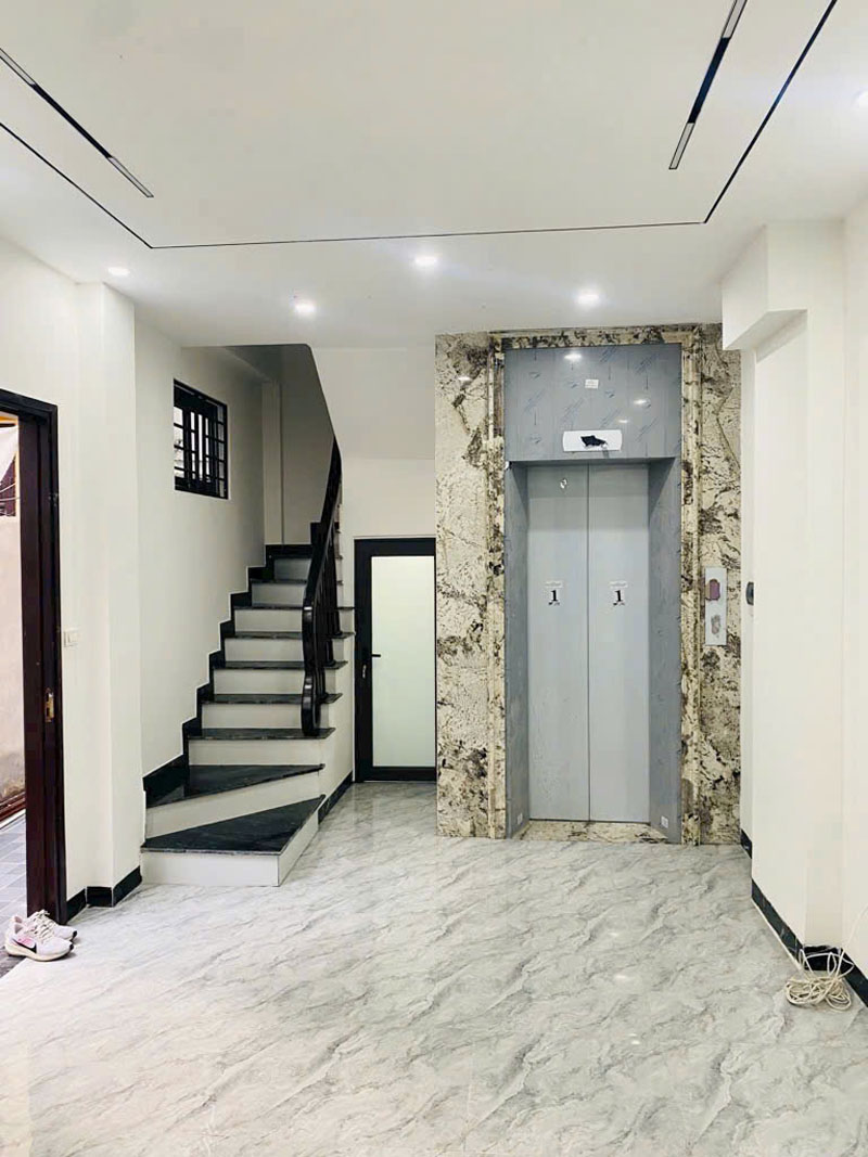 Hiếm có! 30,5m2 nhà 6 tầng thang máy, ngõ ô tô tránh Giang Biên - Chỉ 7.x tỷ! - Ảnh chính