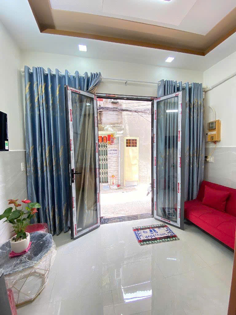 Bán nhà 2 tầng Hoàn công đủ, Lưu Hữu Phước Quận 8 giá chỉ 2,5 tỷ - Ảnh chính