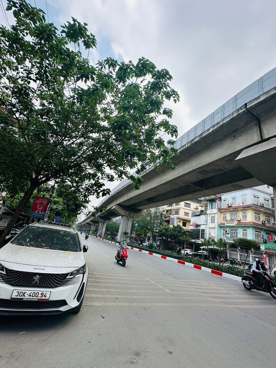 MẶT PHỐ HÀO NAM - ÔTÔ TRÁNH, VỈA HÈ KINH DOANH ĐỈNH - 5 TẦNG THANG MÁY - GIÁ 36 TỶ - Ảnh 2