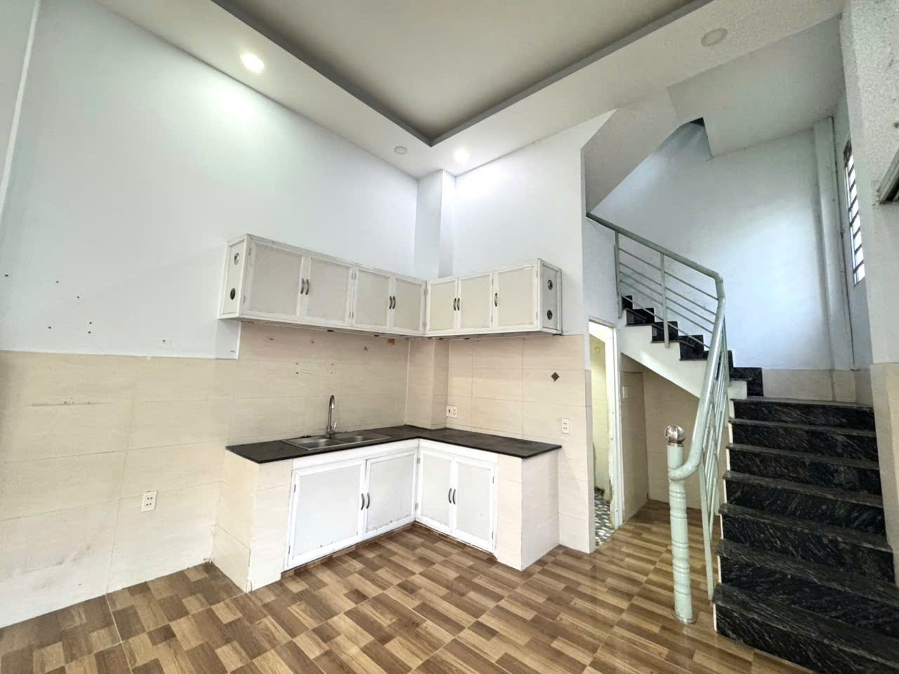 TIN ChẤN ĐỘNG, HẺM XE HƠI THÔNG, Gần Chợ Hiệp Bình, Thủ Đức, Dtsd 148m2 chỉ 3.15ty - Ảnh 2
