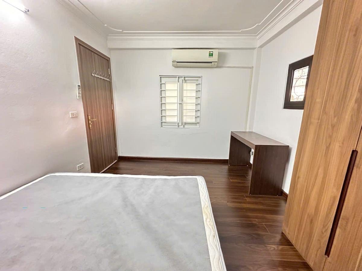 Nhà dòng tiền Nguyễn Trãi -5 tầng 50M- mặt tiền 4M-Lô góc-nội thất xịn. - Ảnh 1