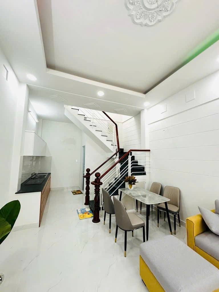 NHÀ B.ÁN - GẦN CHỢ PHẠM VĂN BẠCH & ST EMART2- DT 42M² - 2 TẦNG CHỈ HƠN 4 TỶ - FULL NỘI THẤT - Ảnh 2