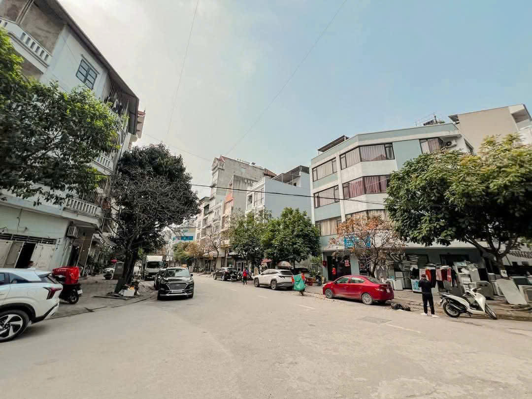 Phân lô cầu diễn mặt đường 32: 126m2 lô góc, vỉa hè đá bóng giá 30 tỷ - Ảnh 1